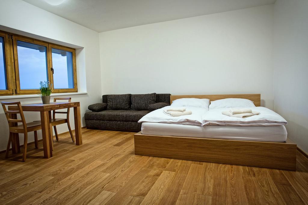Vinarsky Penzion Strachotice Habitación foto